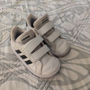 Toddler Adidas size 6